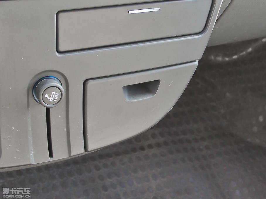 2012ͨMAXUS V80 2.5T 픳ֵE