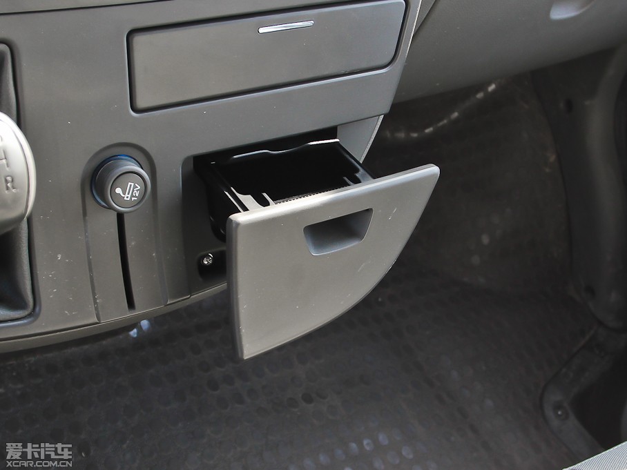 2012ͨMAXUS V80 2.5T 픳ֵE