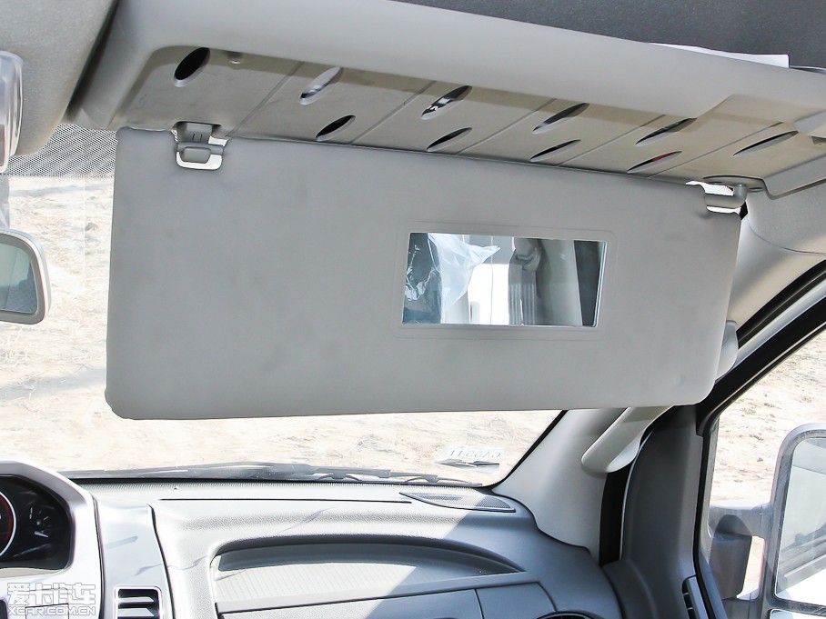 2012ͨMAXUS V80 2.5T 픳ֵE