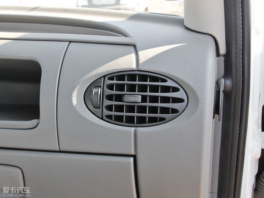 2012��������ͨMAXUS V80 2.5T ��픳�ֵ������E