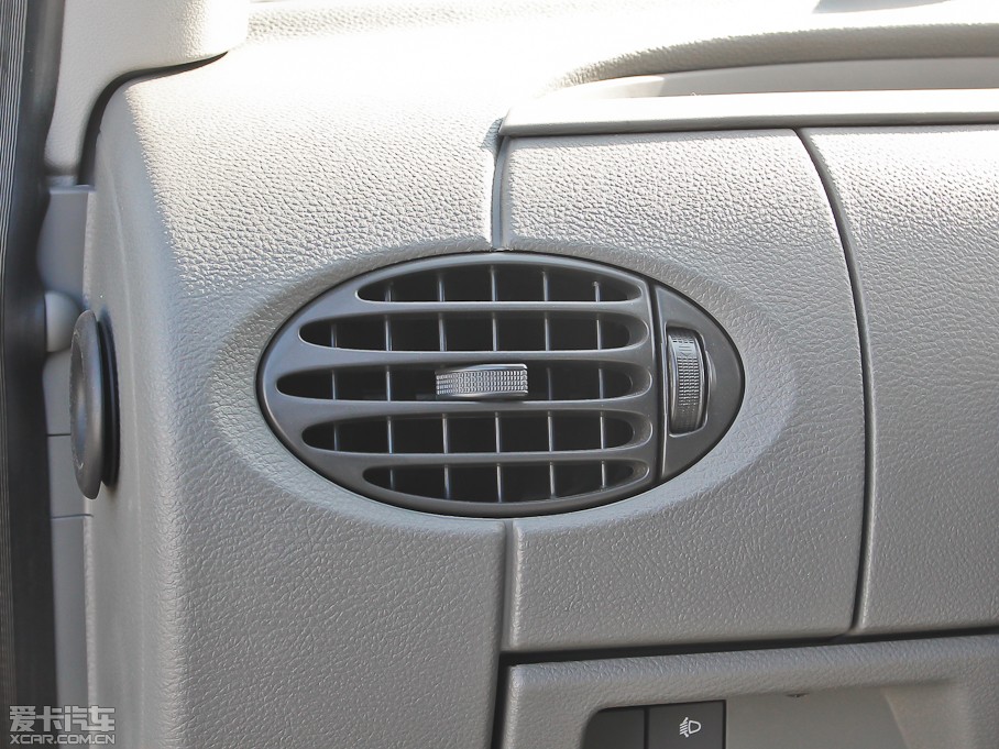 2012��������ͨMAXUS V80 2.5T ��픳�ֵ������E