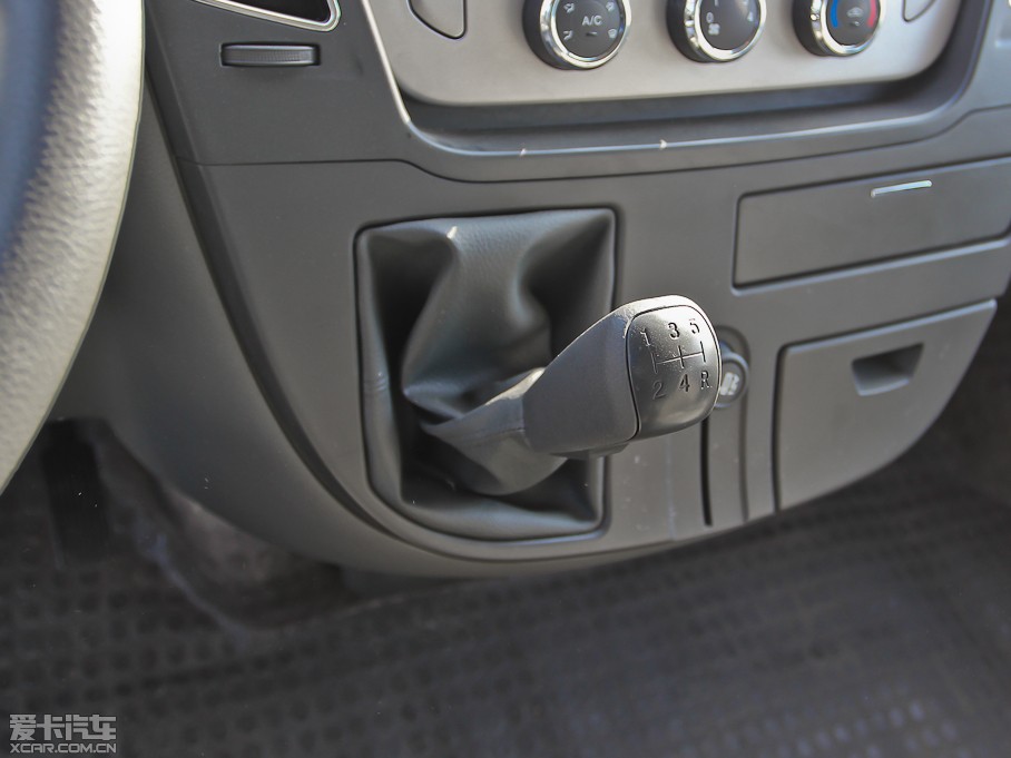 2012��������ͨMAXUS V80 2.5T ��픳�ֵ������E