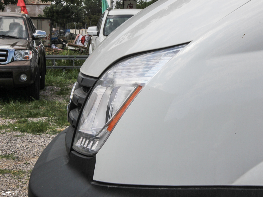 2015ͨMAXUS V80 2.5T ք(dng)\(yn)ͨS