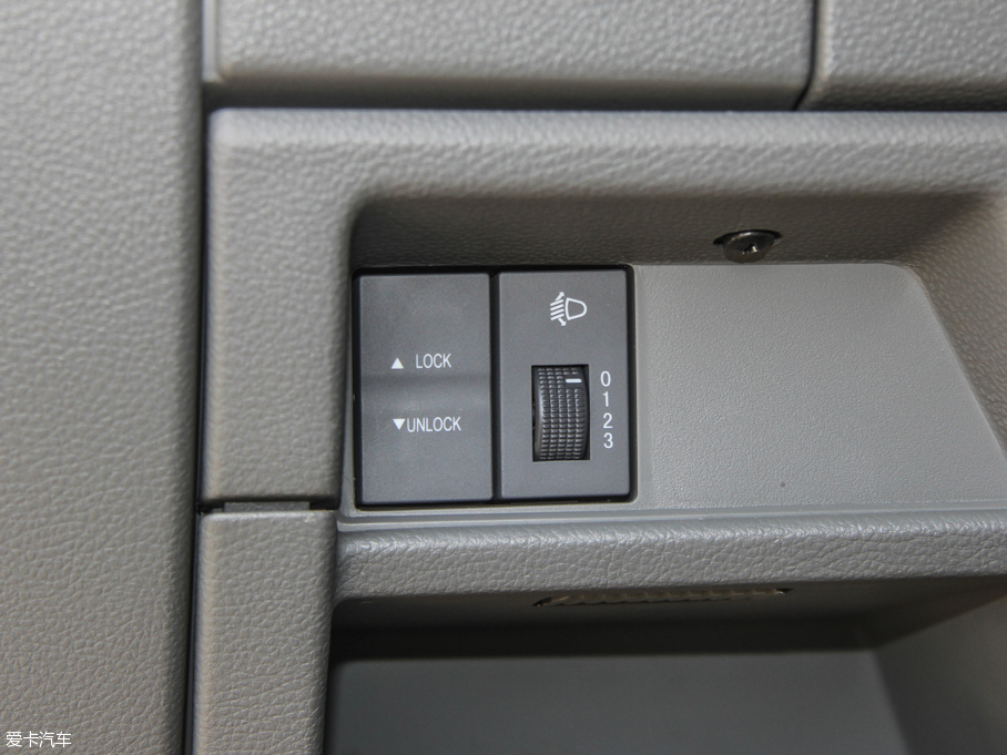 2015ͨMAXUS V80 2.5T ք(dng)\(yn)ͨS