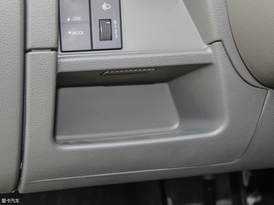 2015ͨMAXUS V80 2.5T քӰ\ͨS