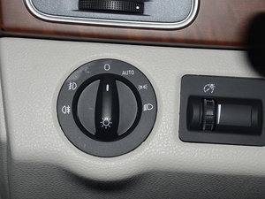 2015늄(dng)܇(ch) g