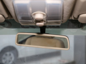 2016款2.5T AMT商杰长轴中顶15座 国IV 车内后视镜