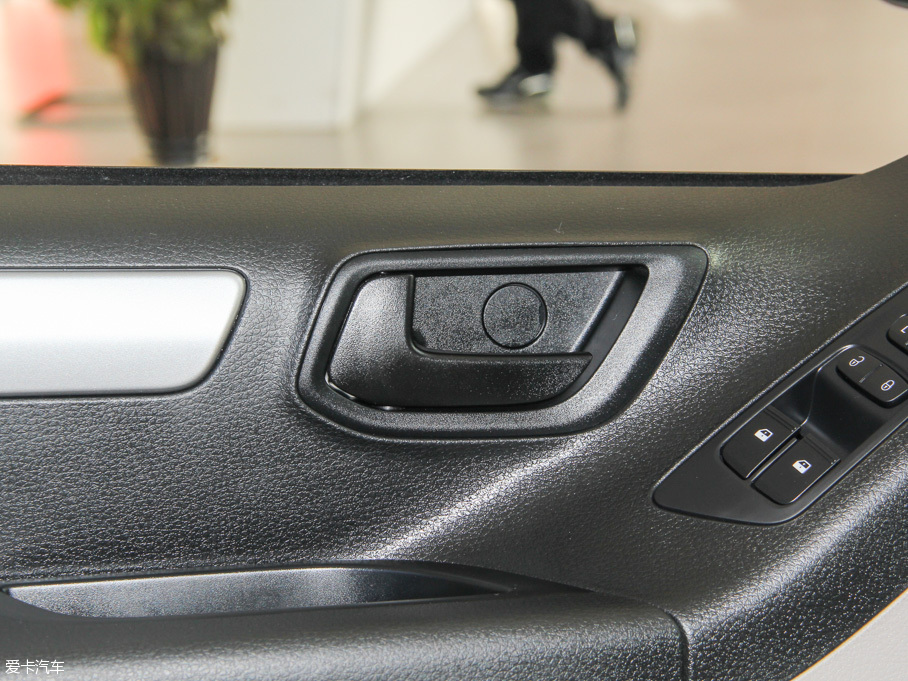 2016ͨMAXUS G10 2.0T ԄӾӢ