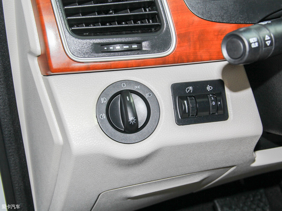 2016ͨMAXUS G10 2.0T ԄӾӢ