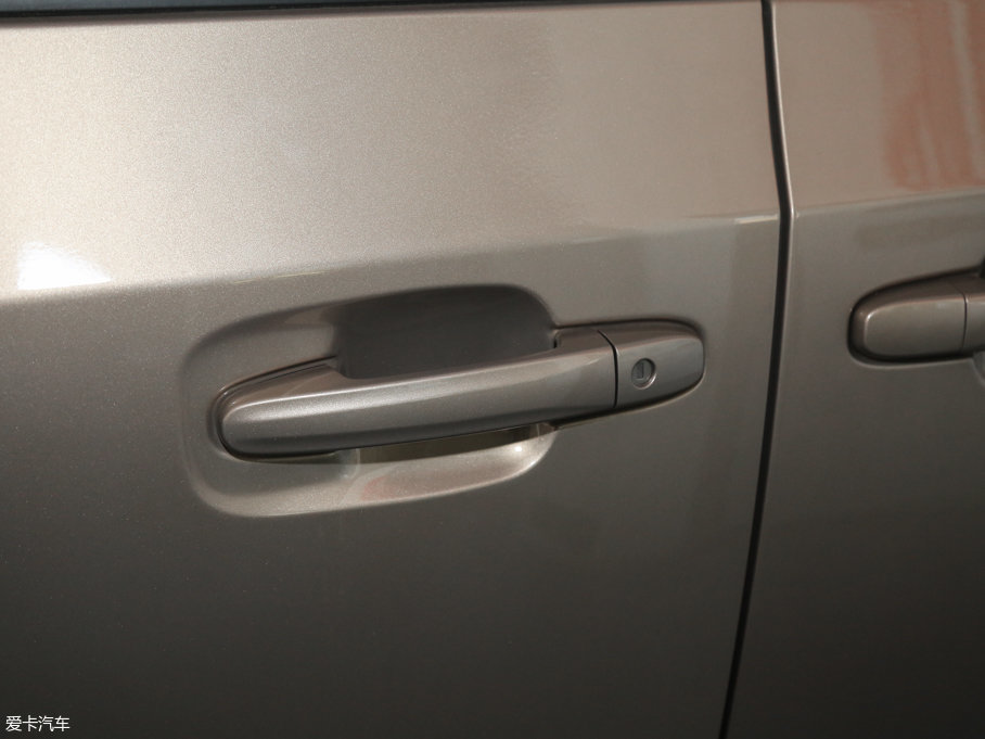 2016ͨMAXUS G10 2.0T Ԅ