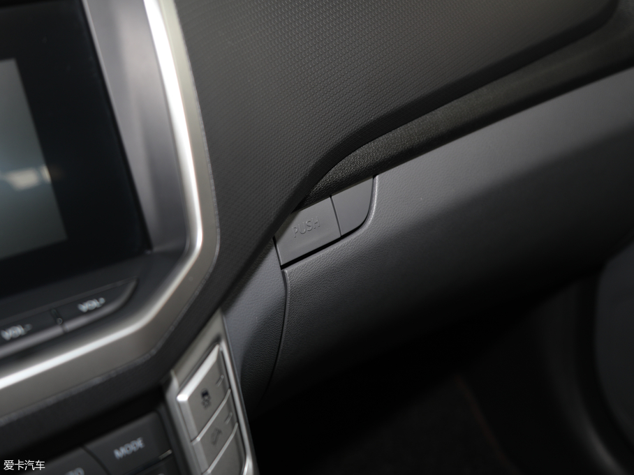 2017ͨMAXUS T60 2.0T ԄӃߵױP͘ˎ 