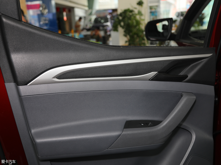 2017ͨMAXUS T60 2.0T ԄӃߵױP͘ˎ 