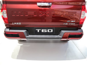 2017款2.8T 自动四驱高底盘旗舰型标厢 柴油 国V 细节外观