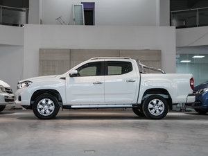 2017款2.8T 手动两驱高底盘豪华型标厢 柴油 国V 正侧（左）