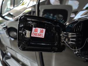 20172.8T ԄߵױPӢL  V ^