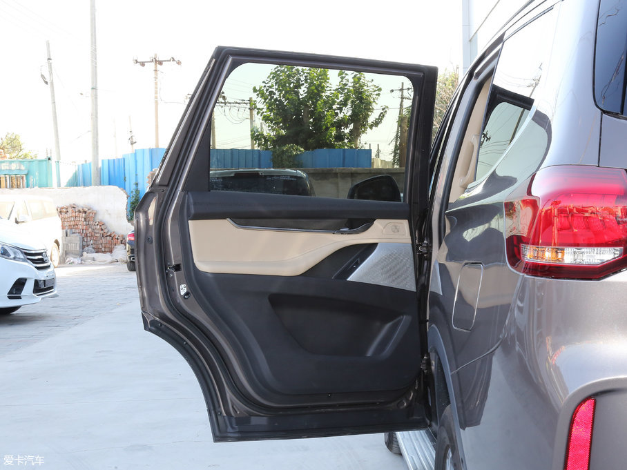 2017��������ͨMAXUS D90 2.0T �Ԅ���� ���O��