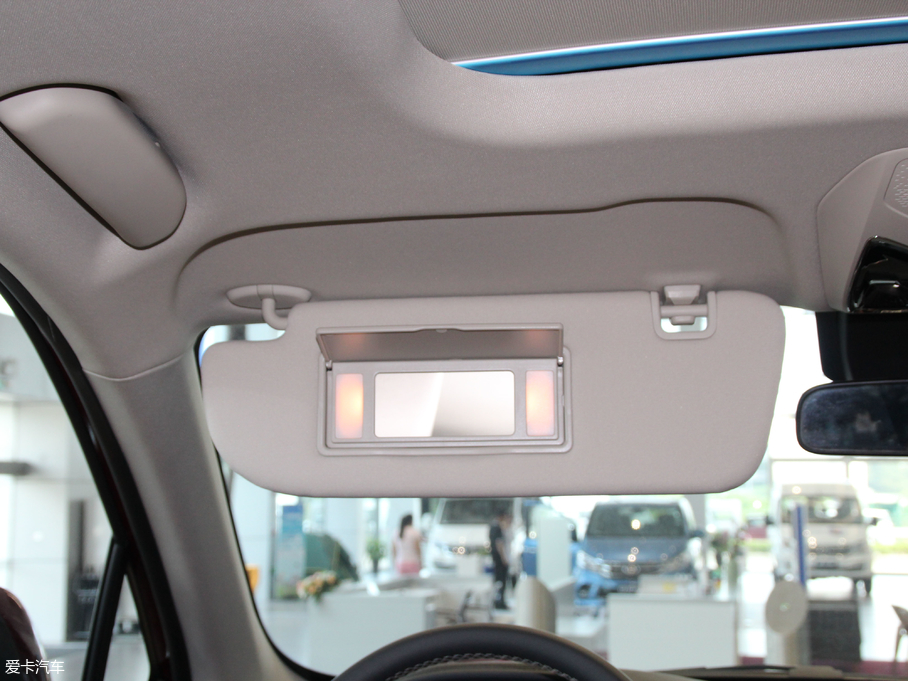 2017��������ͨMAXUS D90 2.0T �ԄӺ�� ������