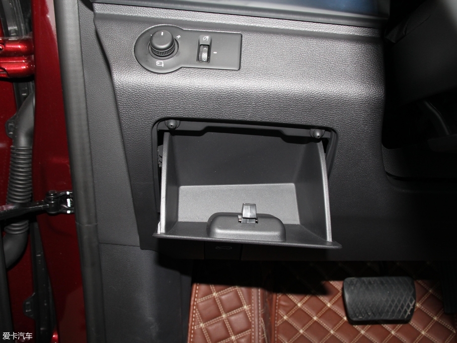 2017��������ͨMAXUS D90 2.0T �ԄӺ�� ������