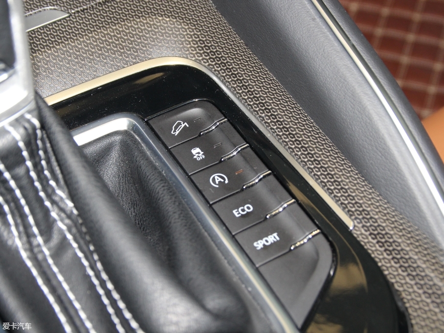 2017��������ͨMAXUS D90 2.0T �ԄӺ�� ������