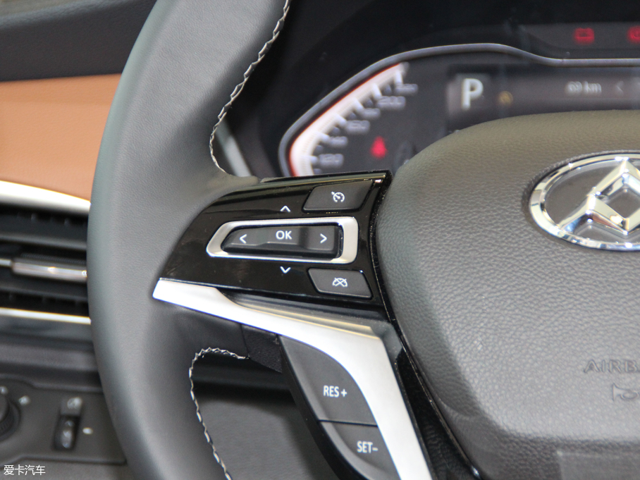 2017��������ͨMAXUS D90 2.0T �ԄӺ�� ������