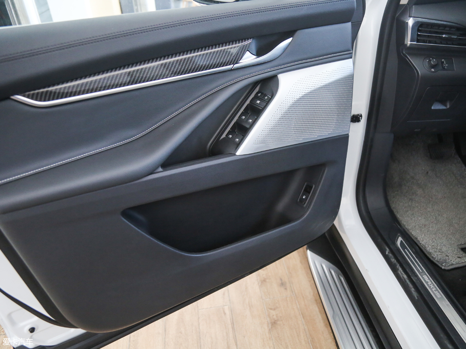 2017��������ͨMAXUS D90 2.0T �Ԅ���� ������