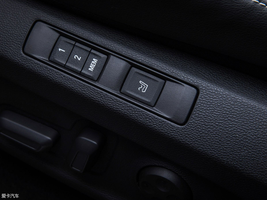 2017��������ͨMAXUS D90 2.0T �Ԅ���� ȫ���