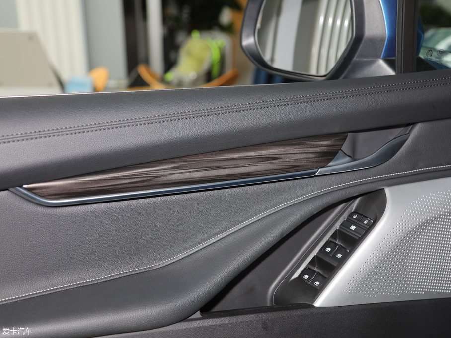 2017��������ͨMAXUS D90 2.0T �Ԅ�(d��ng)���(q��) ������