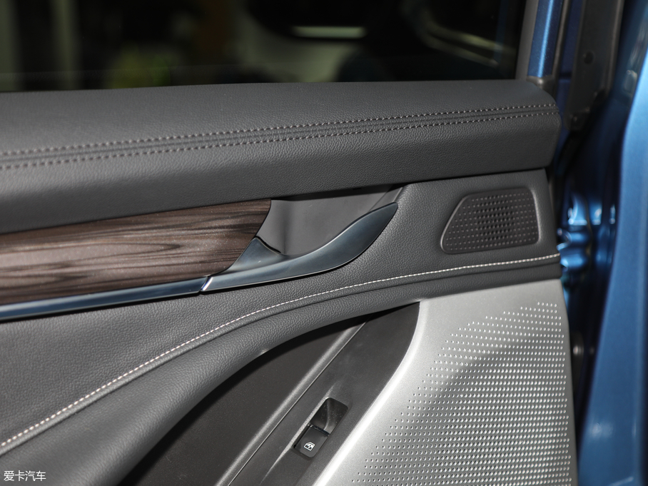 2017��������ͨMAXUS D90 2.0T �ԄӺ�� ������