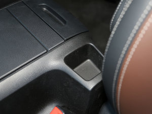 2018PLUS 2.0T ԄŞ g