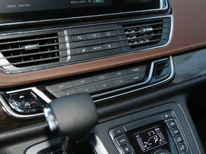 2018PLUS 2.0T ԄŞ п؅^