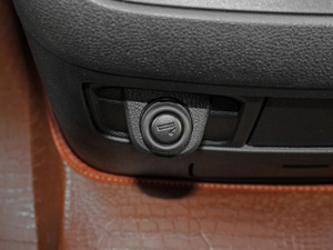 2018PLUS 2.0T ԄŞ g