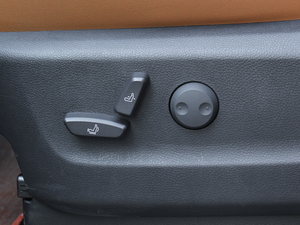 2018PLUS 2.0T ԄŞ {{