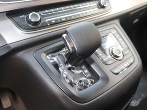 2018PLUS 2.0T ԄӾӢ V QU