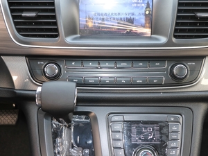 2018PLUS 2.0T ԄӾӢ V {