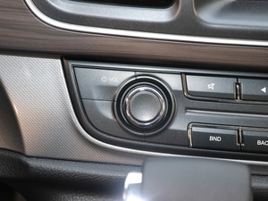 2018PLUS 2.0T ԄӾӢ V п؅^