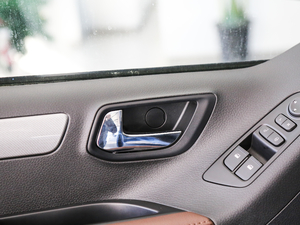 2018PLUS 2.0T ԄӾӢ V g