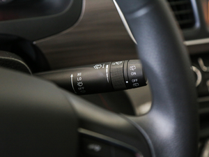 2018PLUS 2.0T ԄӾӢ V п؅^