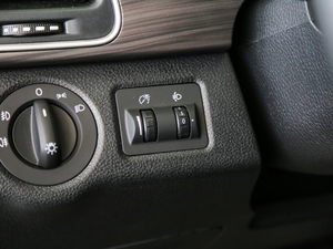 2018PLUS 2.0T ԄӾӢ V п؅^