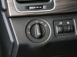 2018PLUS 2.0T ԄӾӢ V п؅^