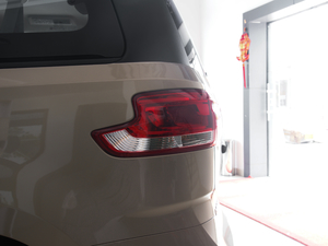 2018PLUS 2.0T ԄӾӢ V ^