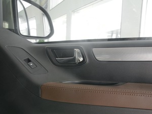 2018PLUS 2.0T ԄӾӢ V g