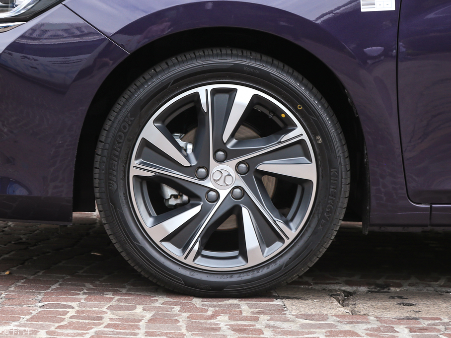 2019BEIJING-U7 1.5T CVTǰ (gu)V