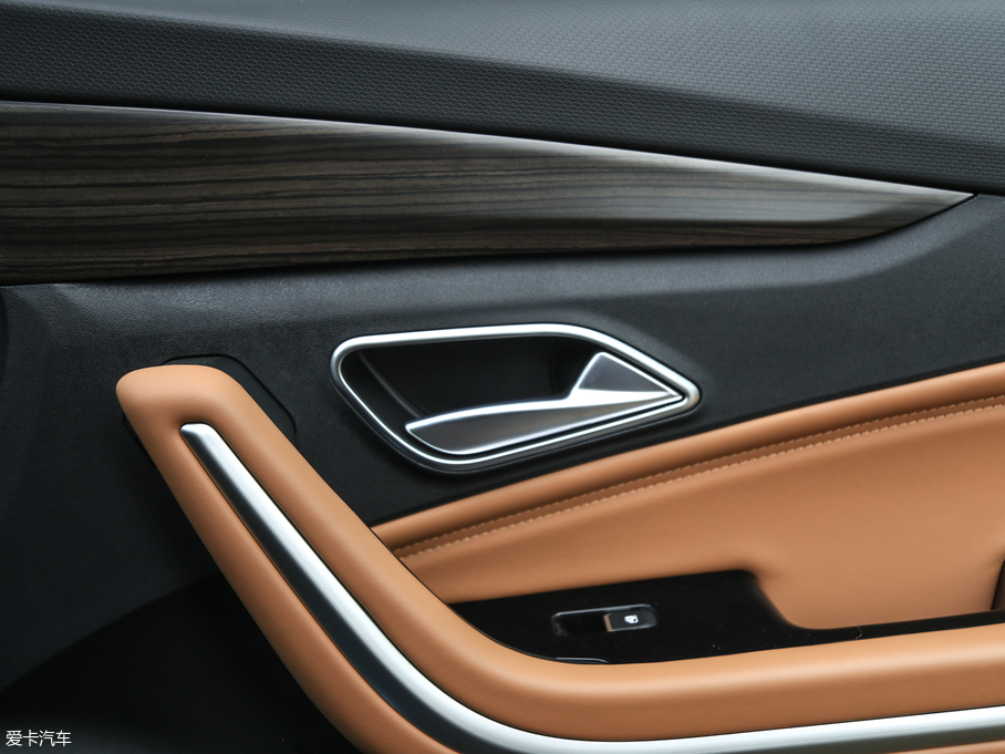 2019BEIJING-U7 1.5T CVTǰ (gu)V