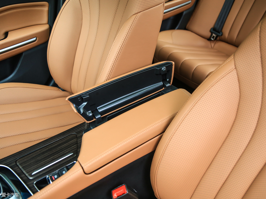 2019BEIJING-U7 1.5T CVTǰ (gu)V