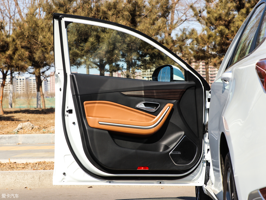 2019BEIJING-U7 1.5T CVTǰ V