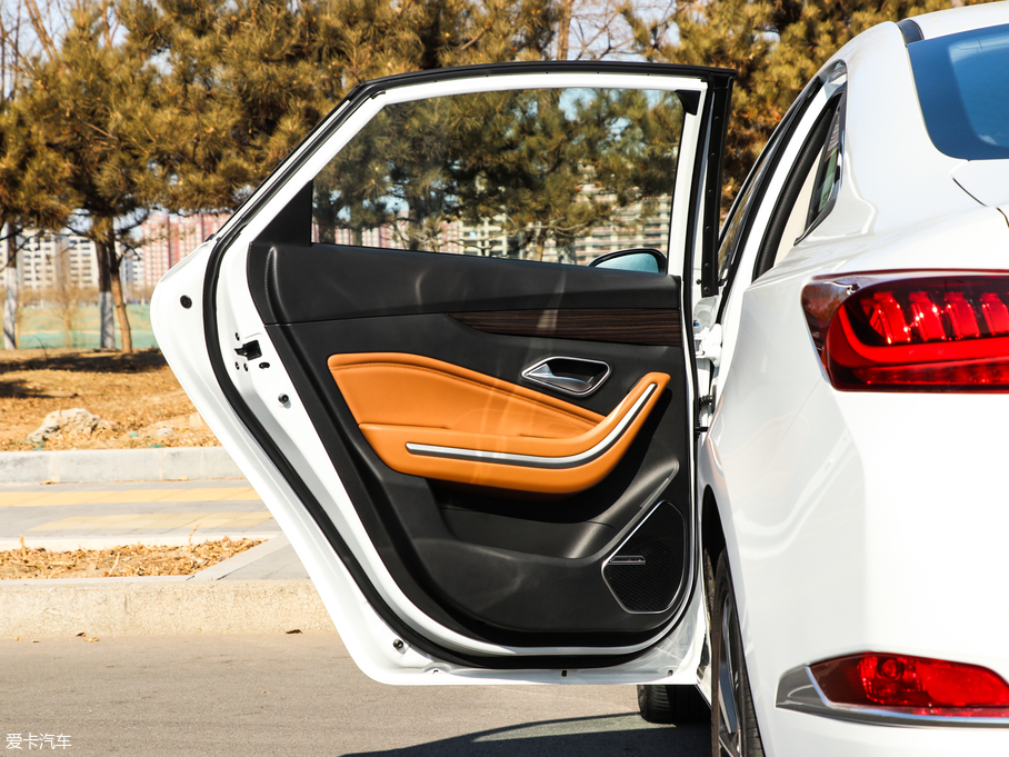 2019BEIJING-U7 1.5T CVTǰ V