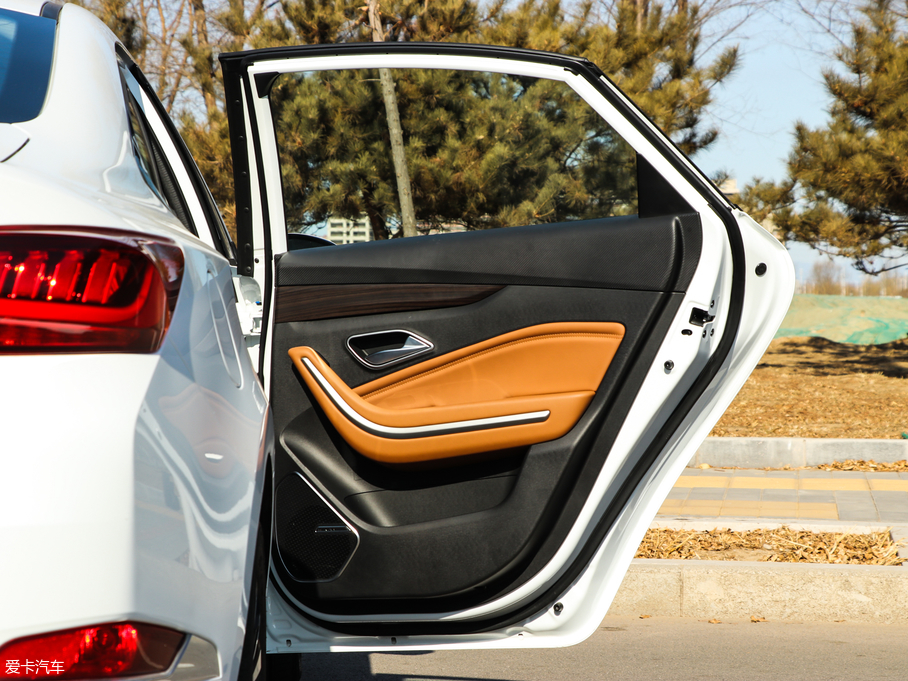 2019BEIJING-U7 1.5T CVTǰ V