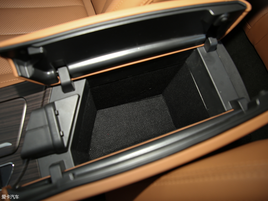 2019BEIJING-U7 1.5T CVTǰ V