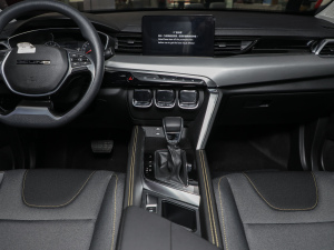 2021款1.5T CVT荣耀版 中控台