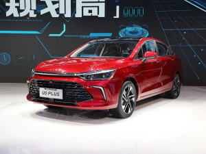 2021款1.5T CVT旗舰版 左前45度